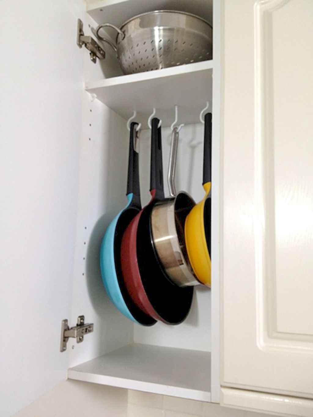 шкаф для сковородок и крышек