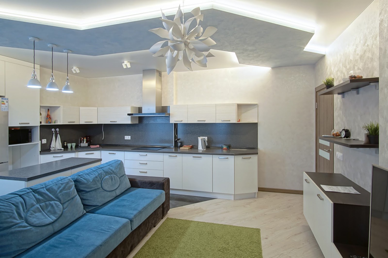 дизайн потолков кухни гостиной фото