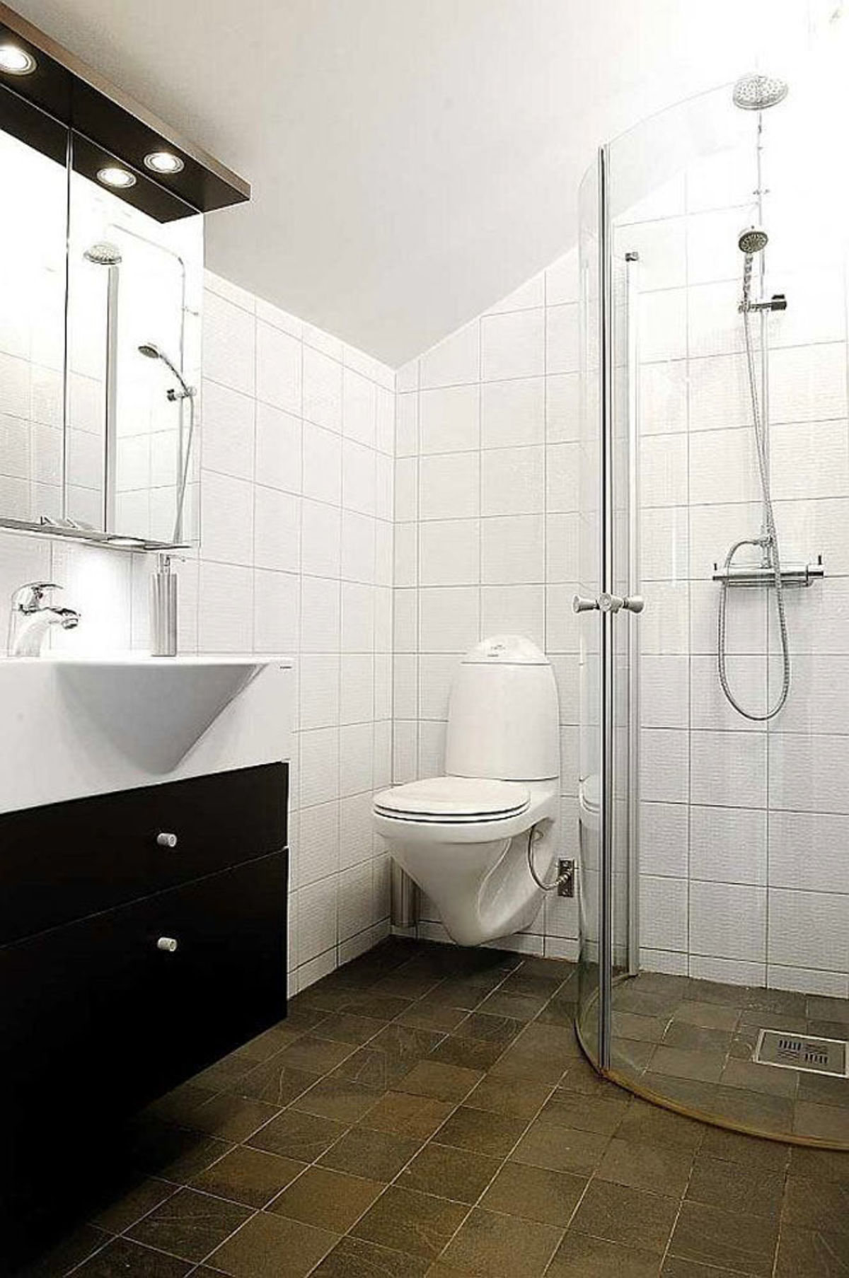 Ванная комната без ванны без поддона. Душевые комнаты. Ванная комната с душевой. Планировка ванной комнаты с душевым поддоном. Маленькая ванная с душевой кабиной.