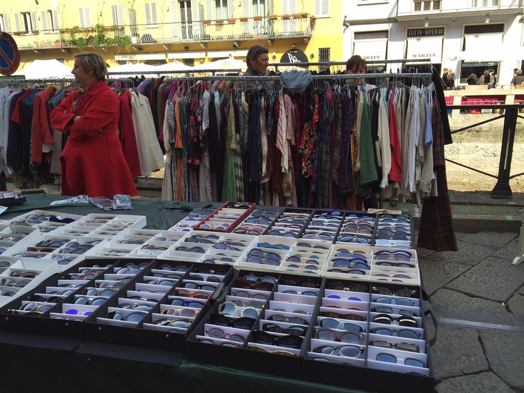 Навильи - самый известный в Милане блошиный рынок, фото № 10