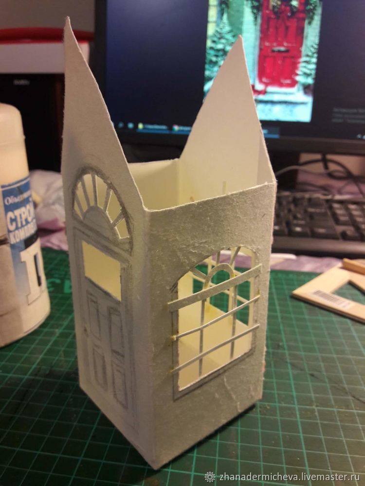 Мастерим рождественский домик из бумажного пакета от молока, фото № 1