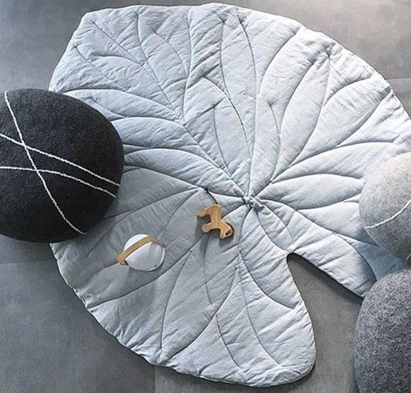 Простые идеи для дома: текстильные листья как пледы и ковры, фото № 14