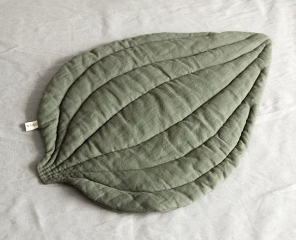 Простые идеи для дома: текстильные листья как пледы и ковры, фото № 3