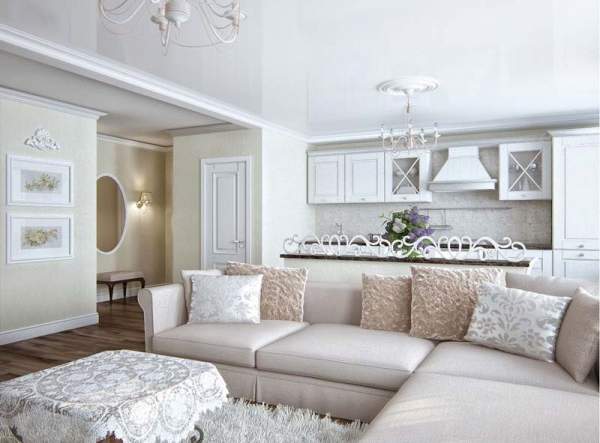 Классический дизайн гостиной в частном доме в белом цвете
