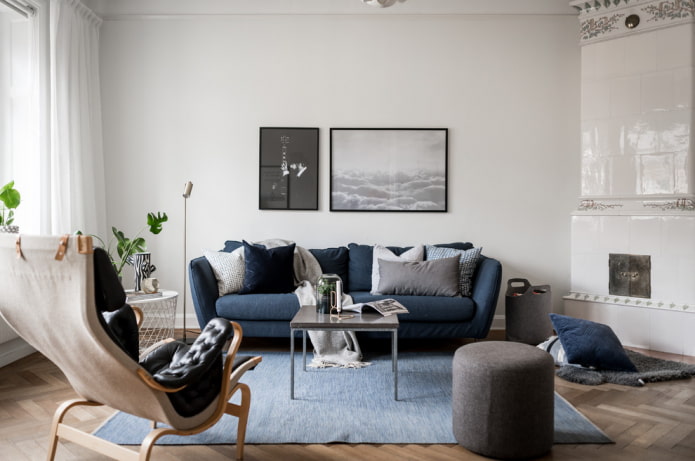 диван синего цвета в скандинавском стиле
