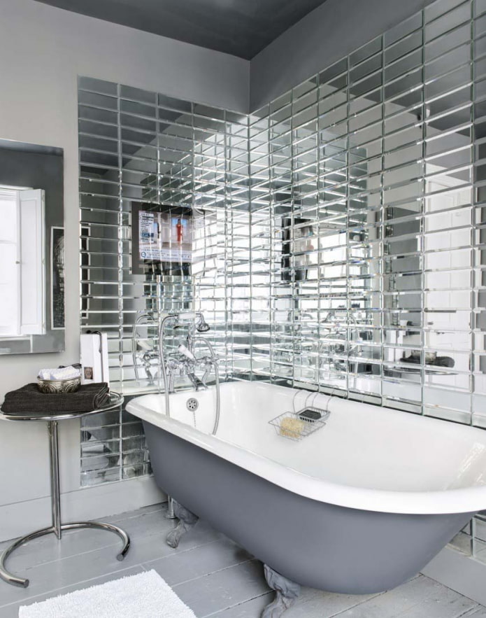 зеркальная плитка в интерьере ванной