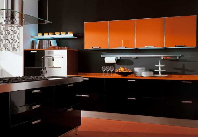 интерьер кухни в черно-оранжевых тонах