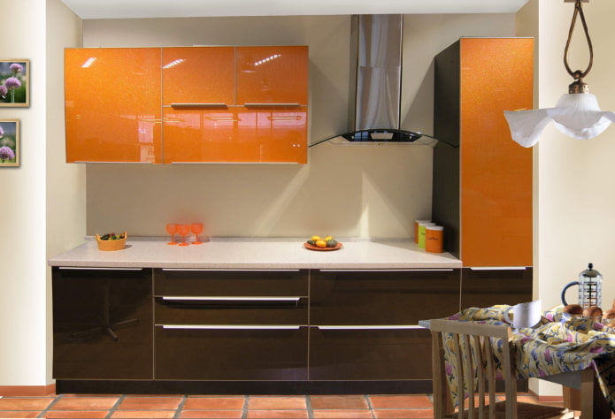 дизайн интерьера кухни в оранжевых тонах