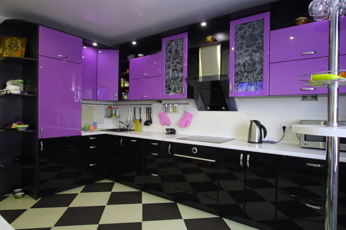 черно-фиолетовая кухня