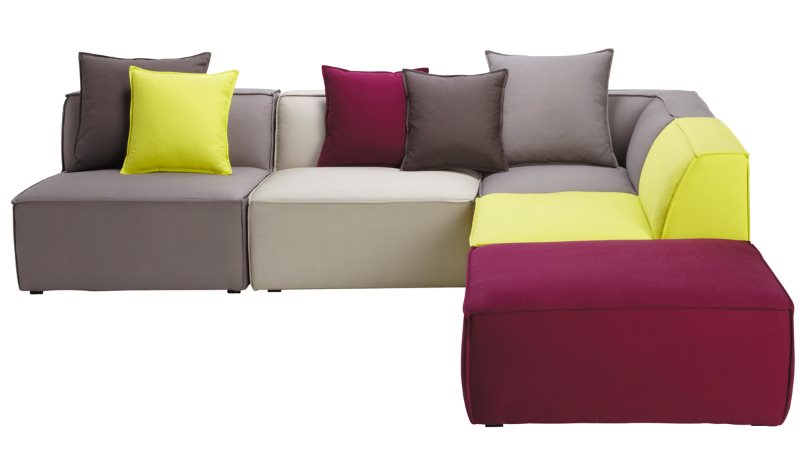 Разноцветные блоки модульного дивана для кухни