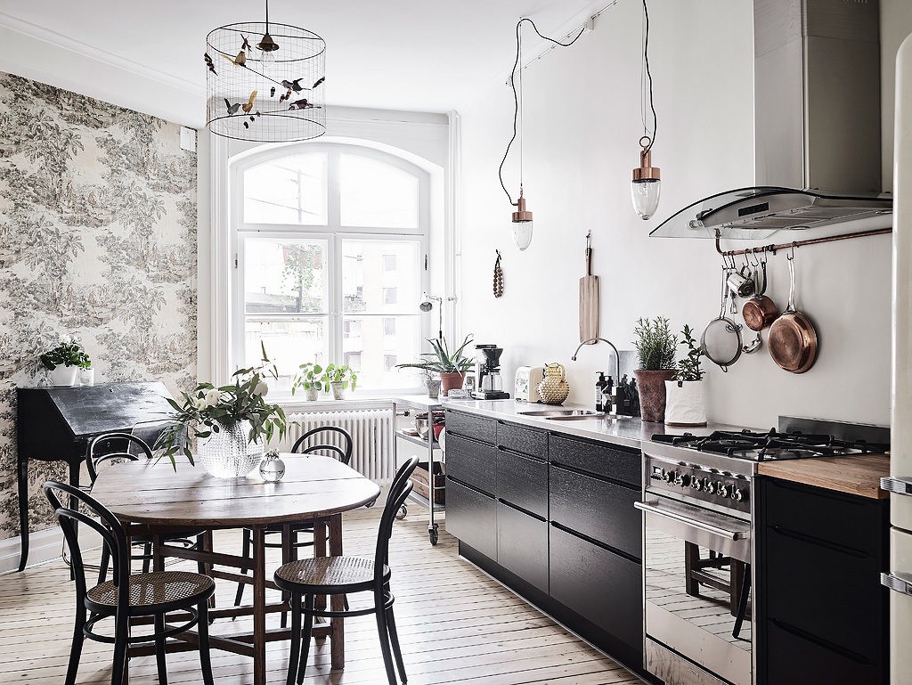 Черно-белая кухня в скандинавском стиле