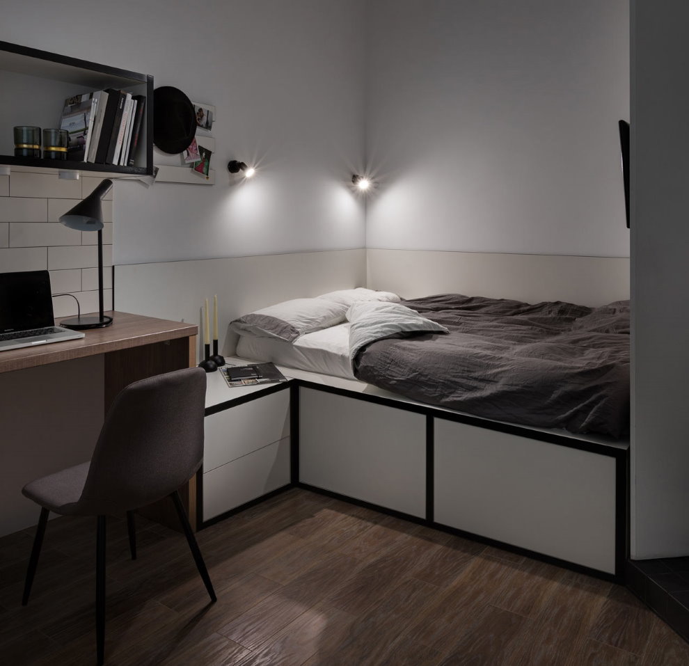 Кровать-подиум в однокомнатной квартире