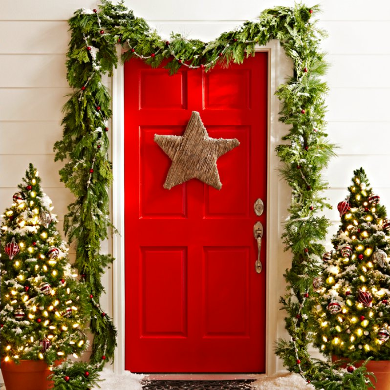 Входная дверь в Рождество