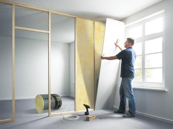 Чтобы обработать стены или перегородки в доме понадобятся шпатлевка, армированная лента, электродрель и шпатель