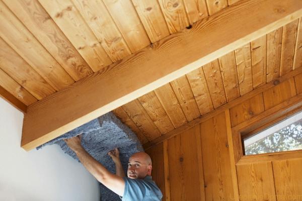 Потолок в деревянном доме своими руками