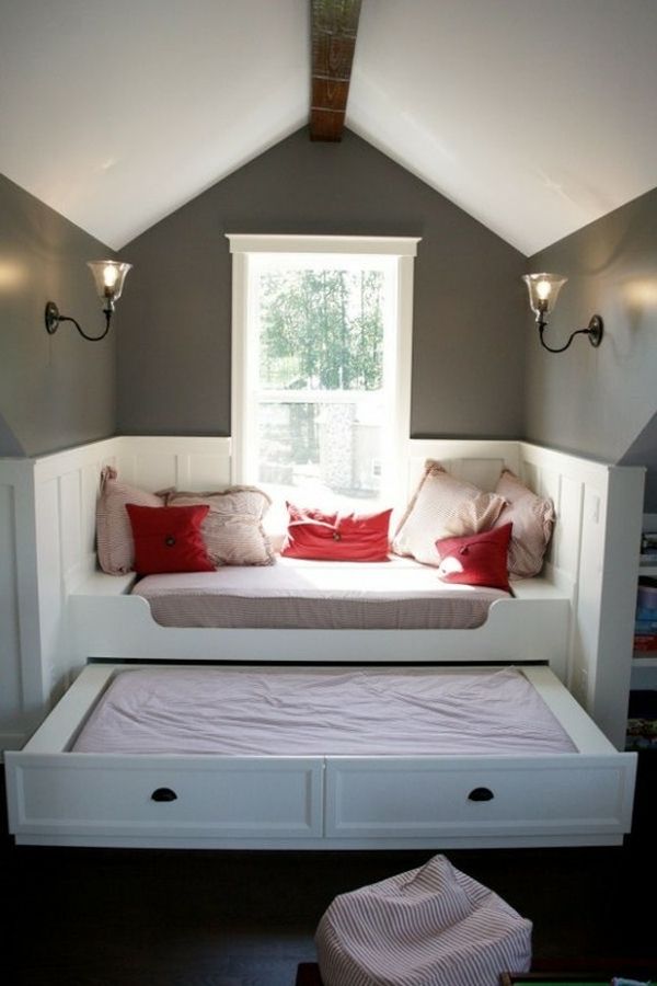 Уютный диван с секретной кроватью