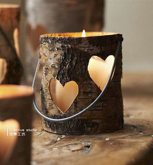 Деревянный подсвечник с отверстиями в форме сердца