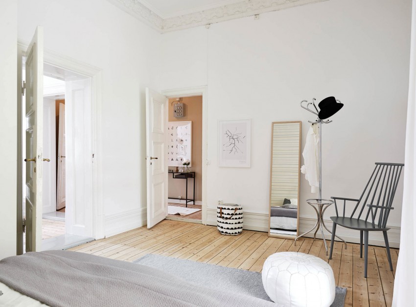 Элемент декора - стойка для головных уборов - в интерьере квартиры в скандинавском стиле