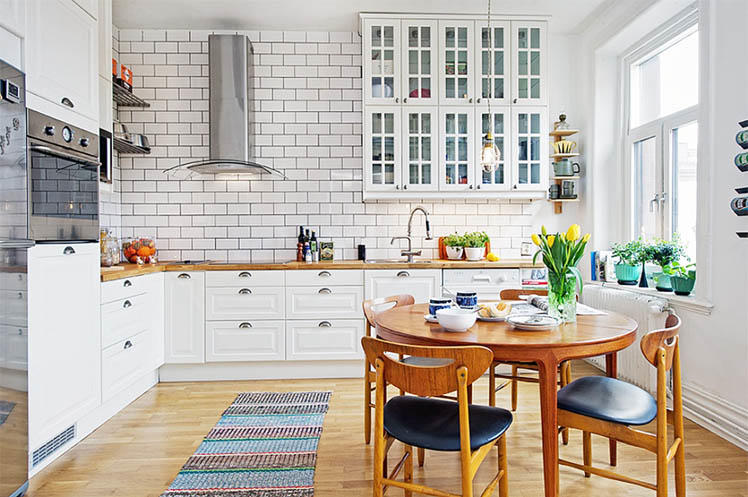 Кухня в скандинавском стиле - это море света, белых оттенков во всем, сочетание современности и кантри. Одним словом - просто шедевр!