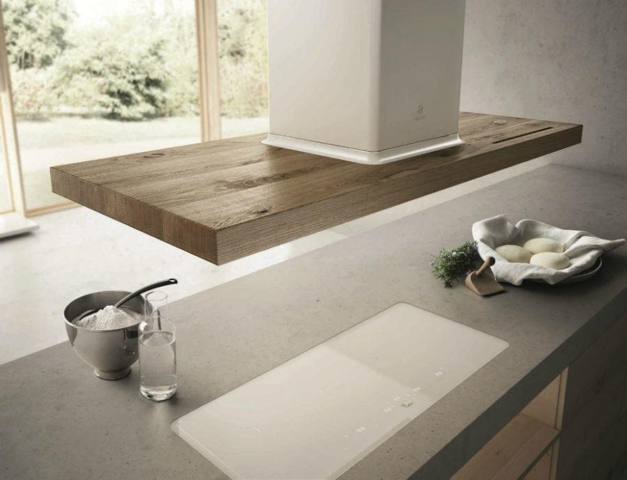 Современные тенденции в дизайне кухни в вашем доме - деревянная вытяжка