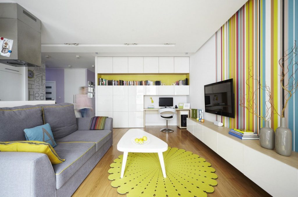 Яркие цвета – великолепный вариант для Вашей квартиры-студии