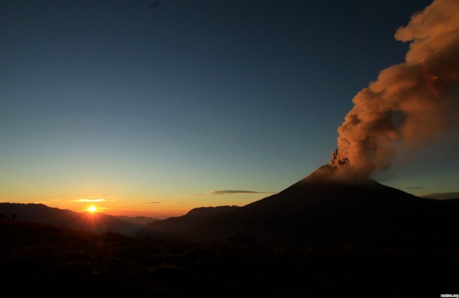 В Эквадоре случилось извержение вулкана