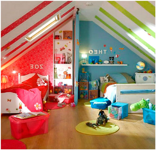 Детская мансардная комната под двухскатной крышей для двух детей