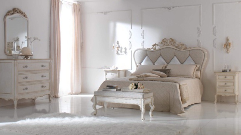 Фотообоев для спальни с белой мебелью