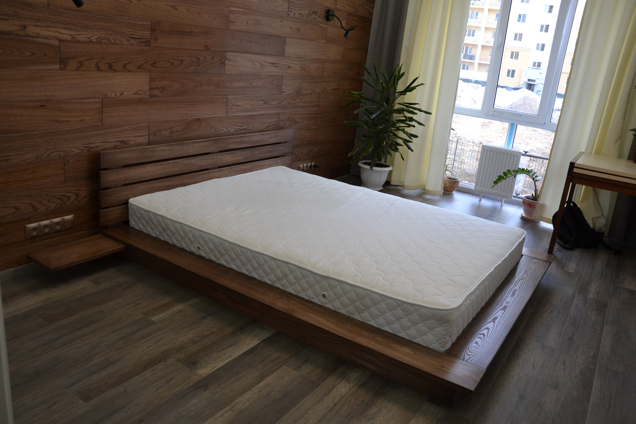 Деревянная кровать подиум