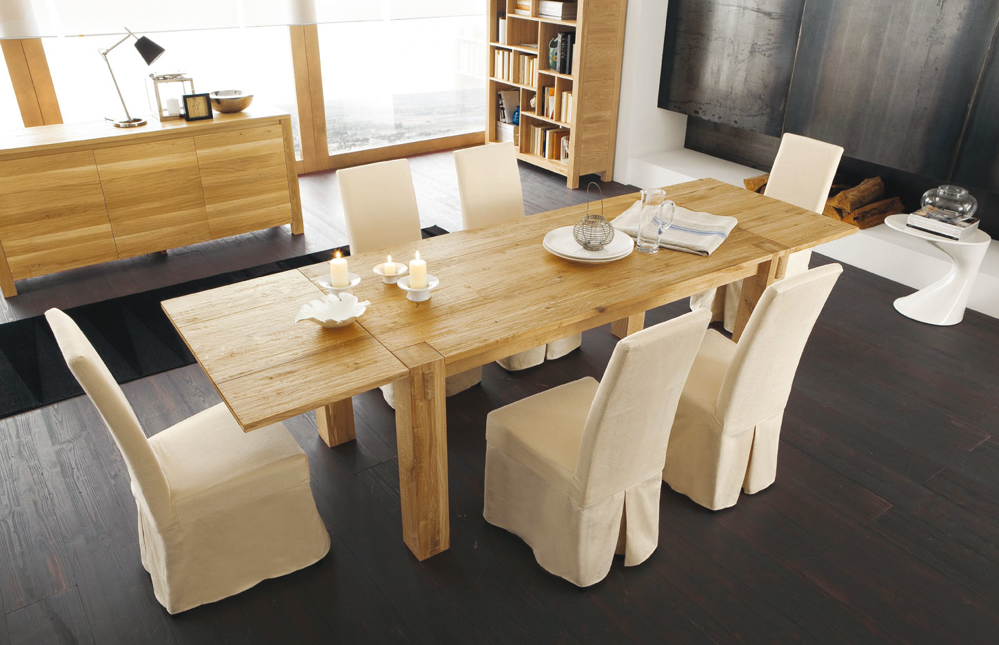 деревянные столы в интерьере кухни