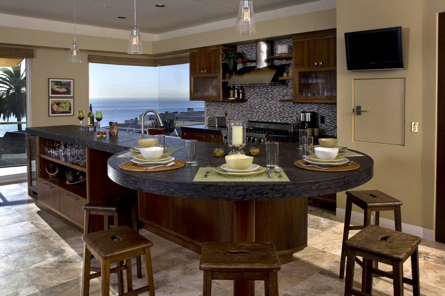 Функциональность кухонного острова с обеденным столом, типовые размеры