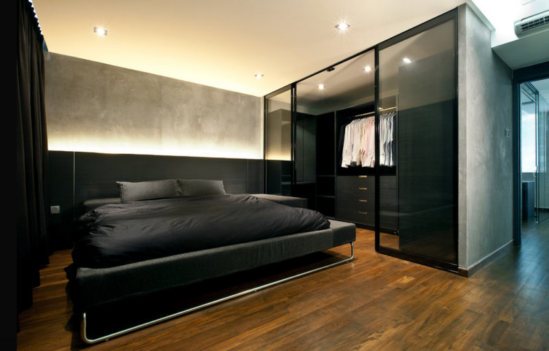 Спальня со встроенной кроватью и шкафами вдоль стены