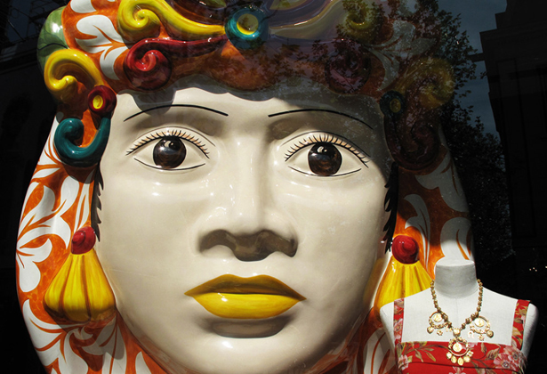 08_best-window-displays_dolce-and-gabbana_2014_spring_moorish-heads_05-1000x683.jpg