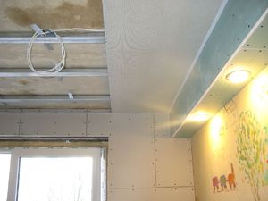 Как монтировать панели на потолке