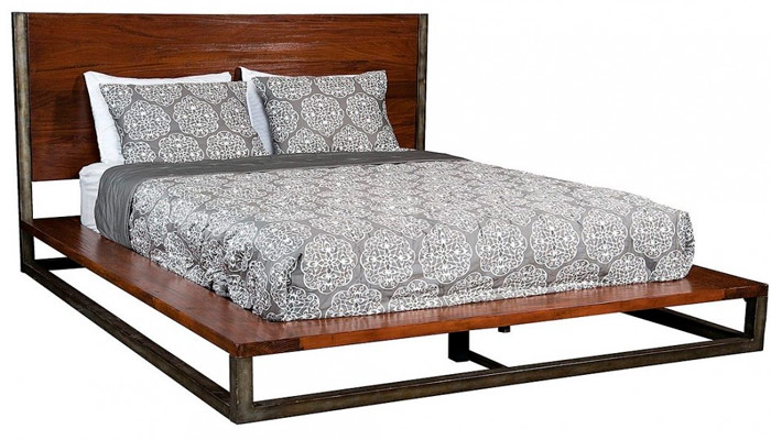 Комбинированный каркас кровати из дерева и металла