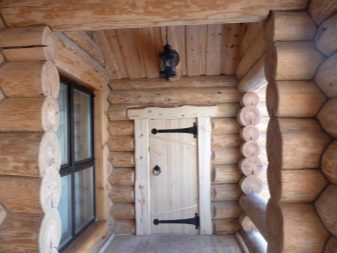 Как установить деревянные двери? 
