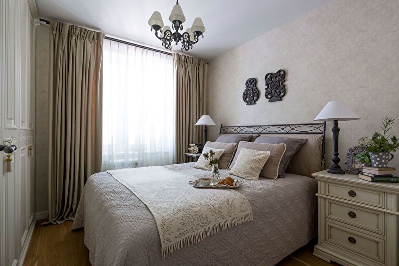 Дизайн маленькой спальни в классическом стиле - Светлые цвета