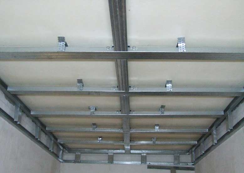 Создание каркаса для установки пластиковых панелей ПВХ на потолке