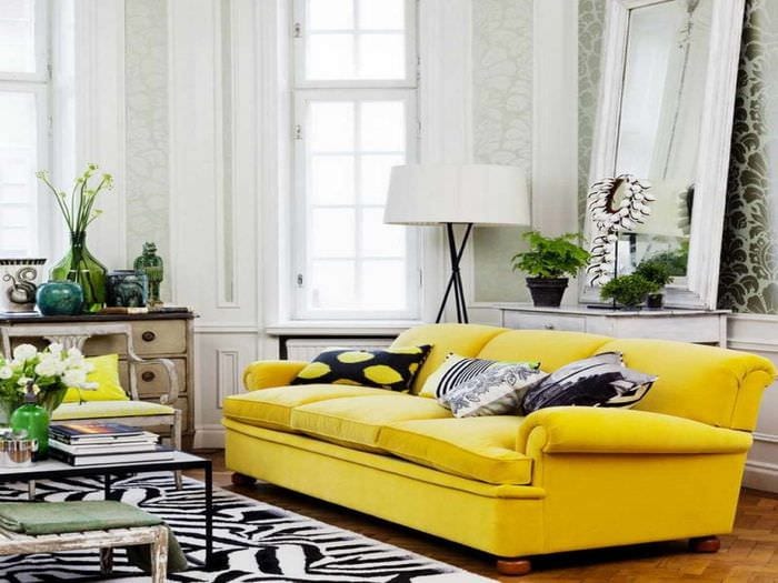 идея применения яркого желтого цвета в дизайне комнаты