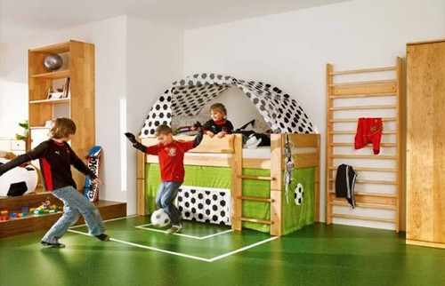 Игровая зона в детской комнате мальчика